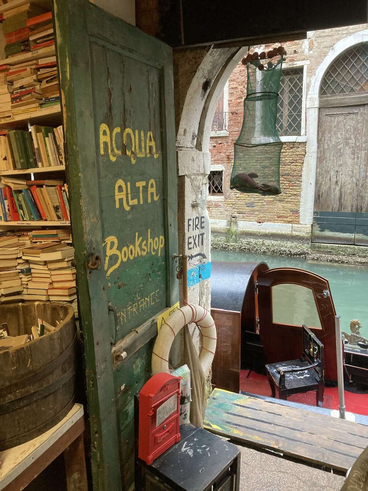 Libreria Acqua Alta sogar ein Gondel-Selfie kannst du hier machen
